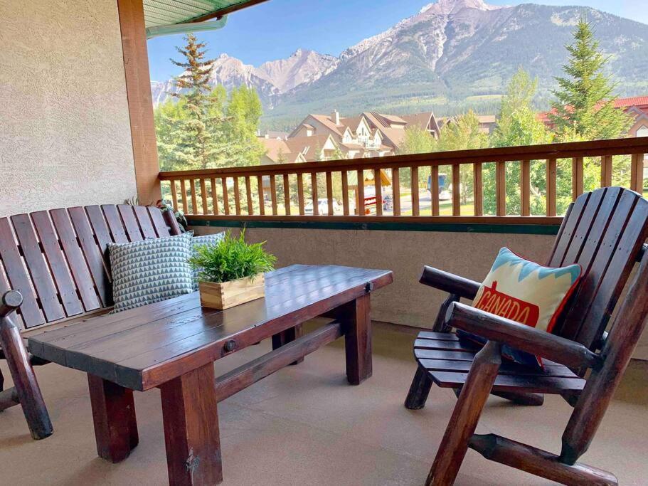 Mountain Modern Hideaway Lejlighed Canmore Eksteriør billede