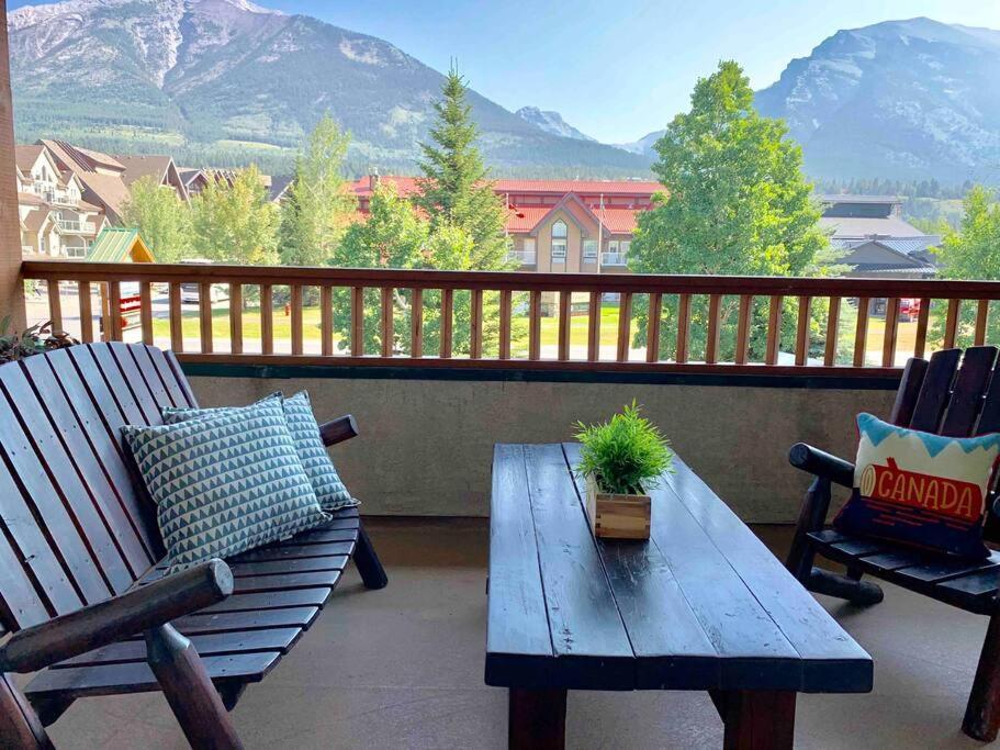 Mountain Modern Hideaway Lejlighed Canmore Eksteriør billede